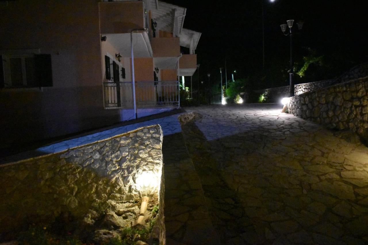 Estate Dafnopanagia Villa Magda Asprogerakata ภายนอก รูปภาพ